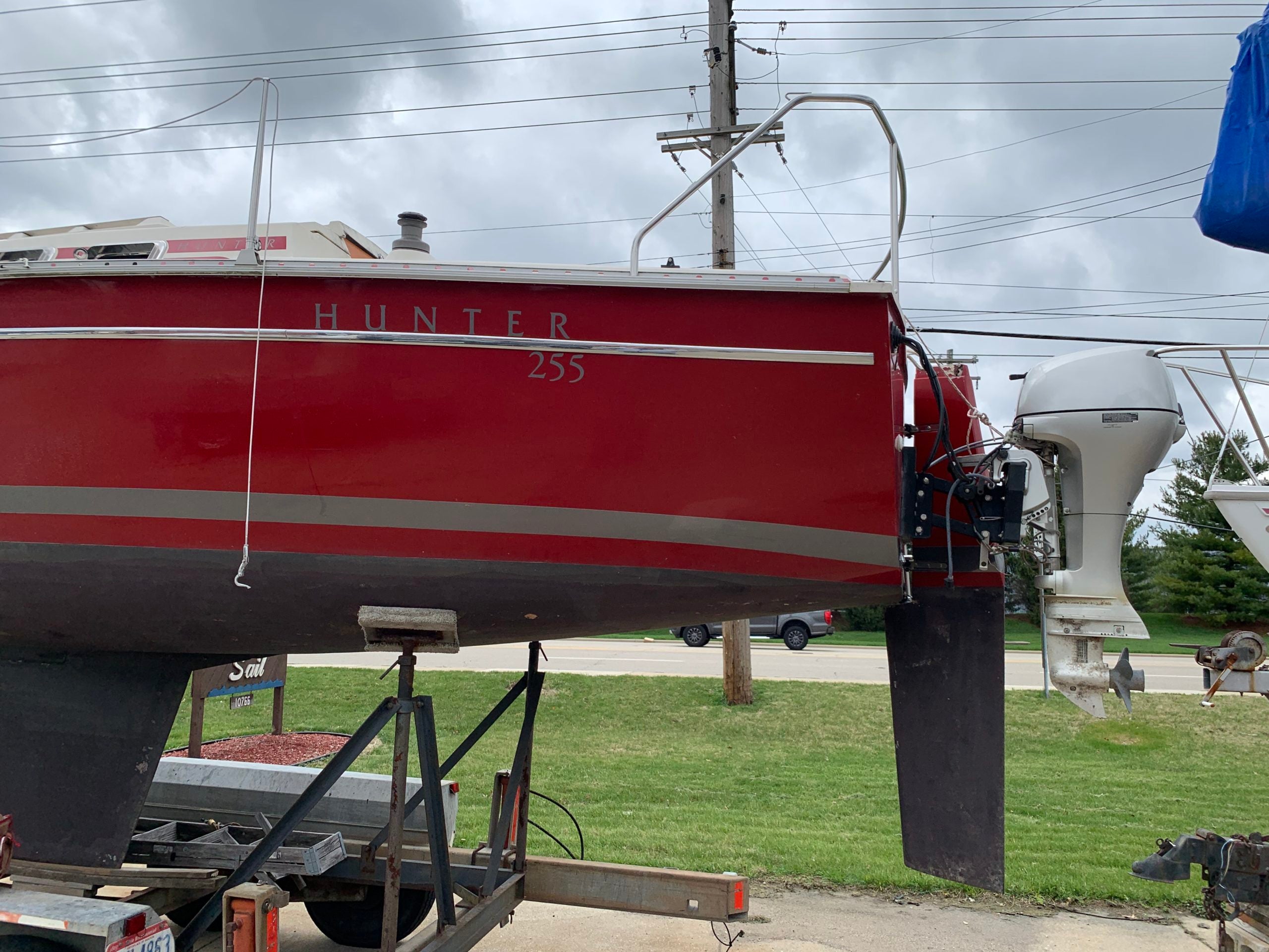 1984 Hunter 25.5 Red Hull