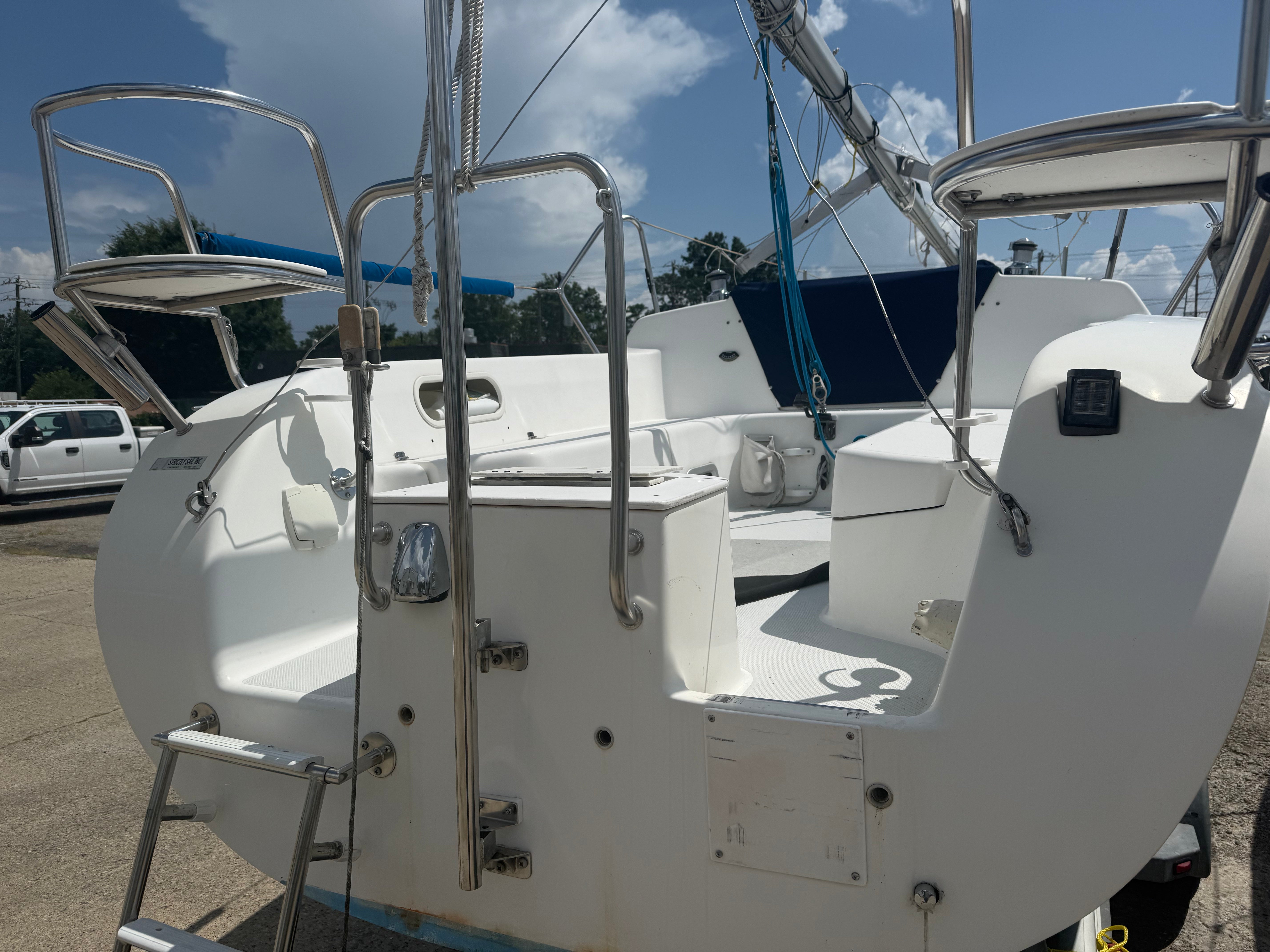 2002 Catalina 250 Water Ballast