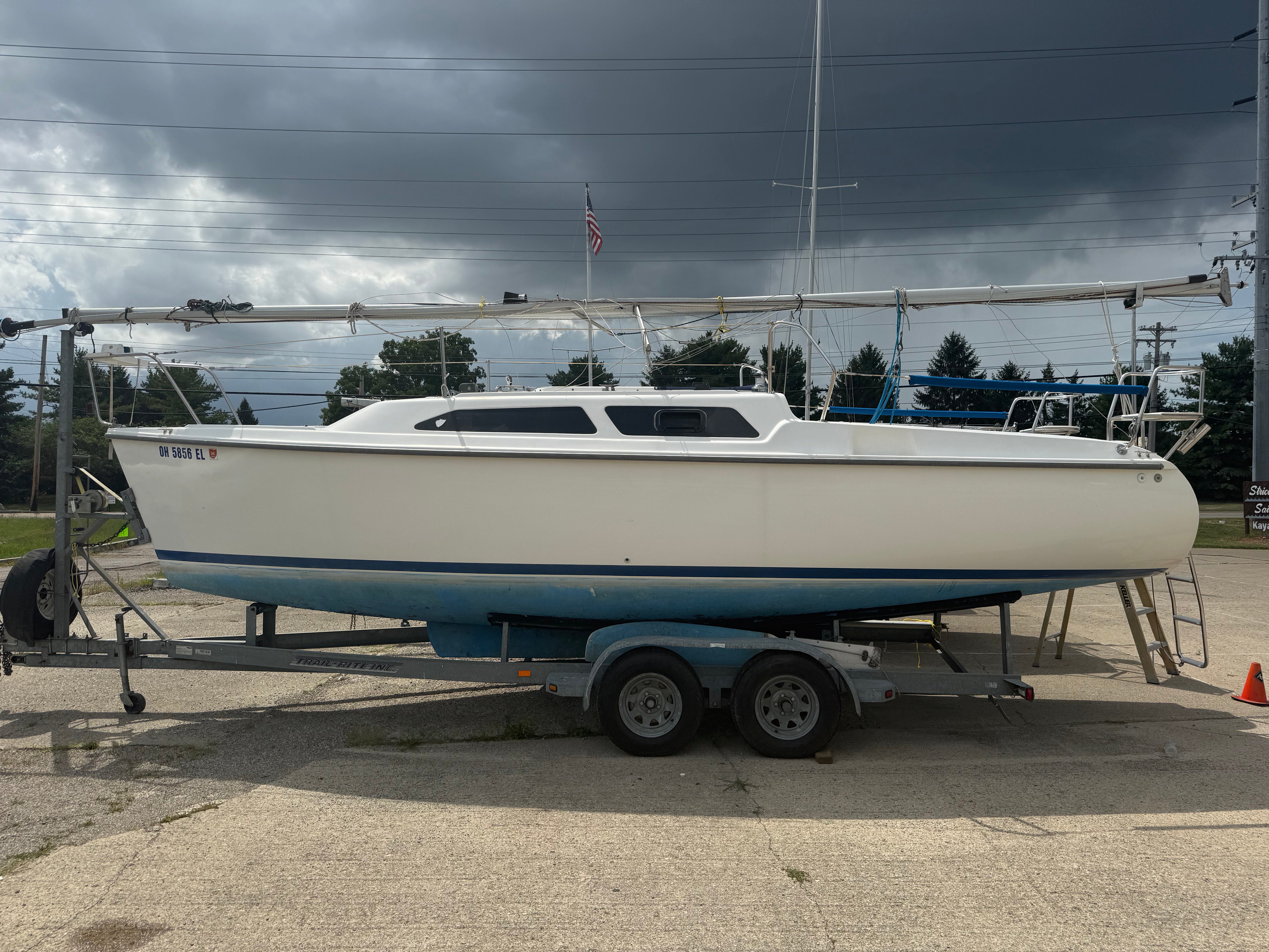 2002 Catalina 250 Water Ballast