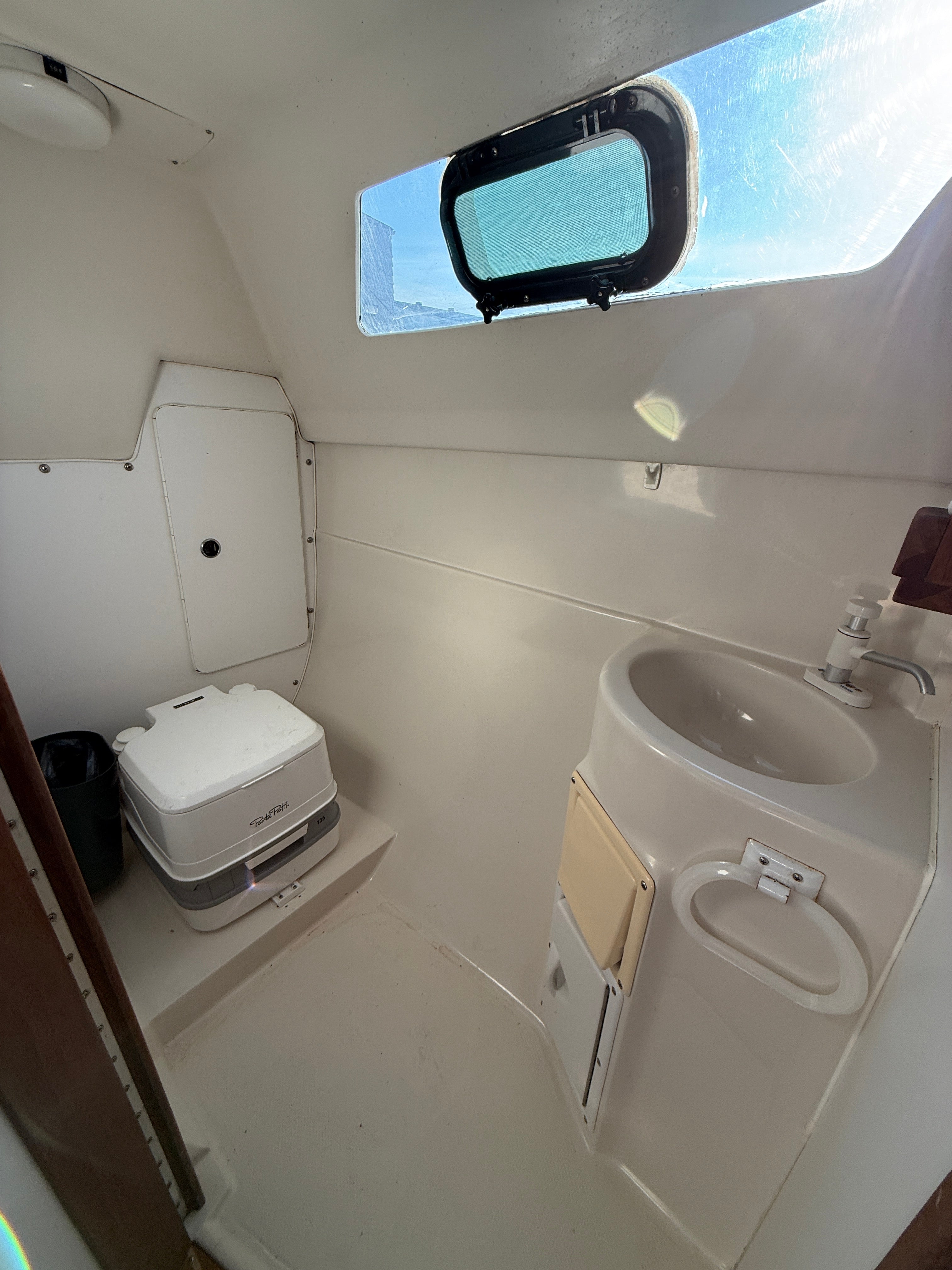 2002 Catalina 250 Water Ballast