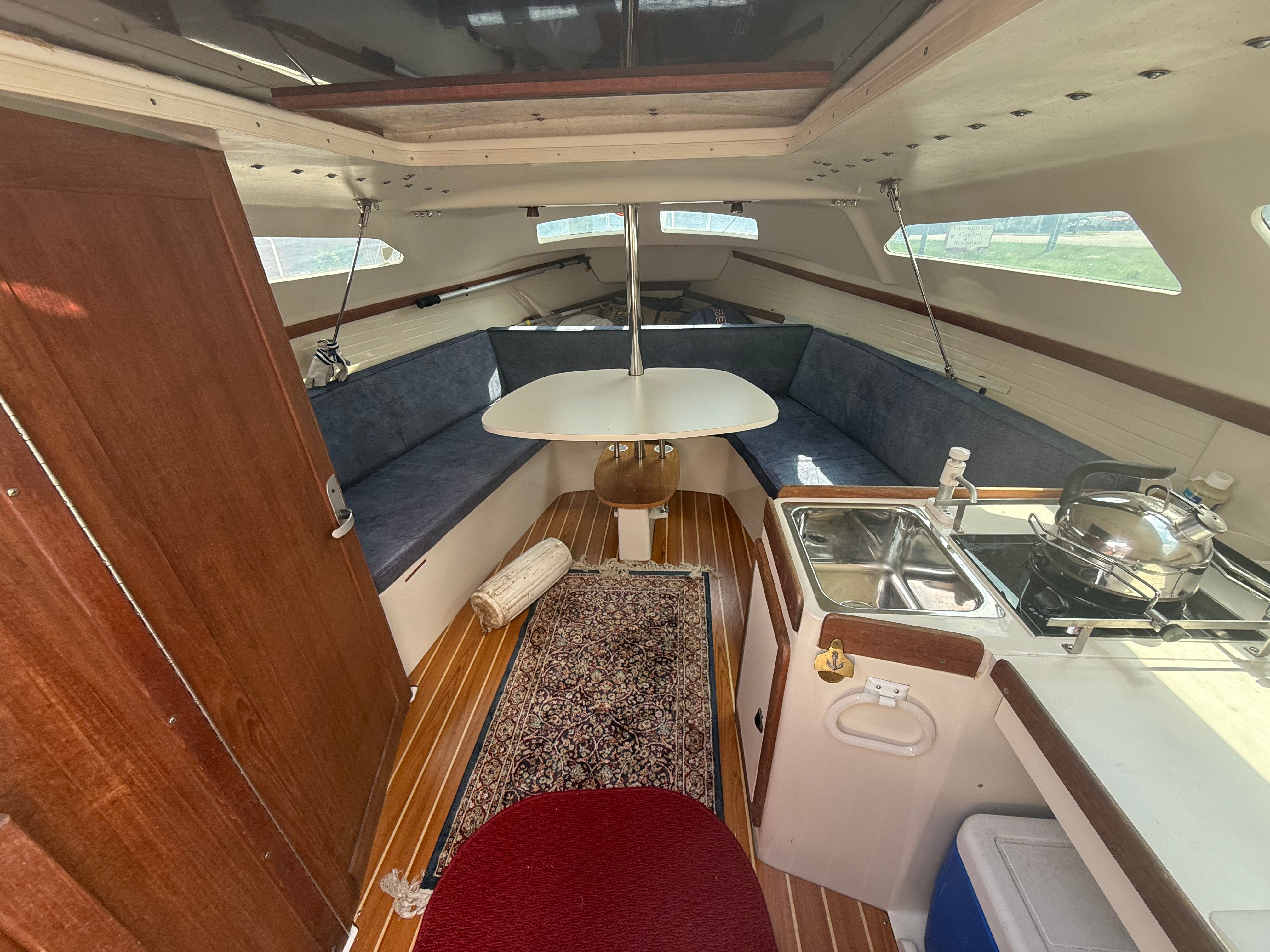 2002 Catalina 250 Water Ballast