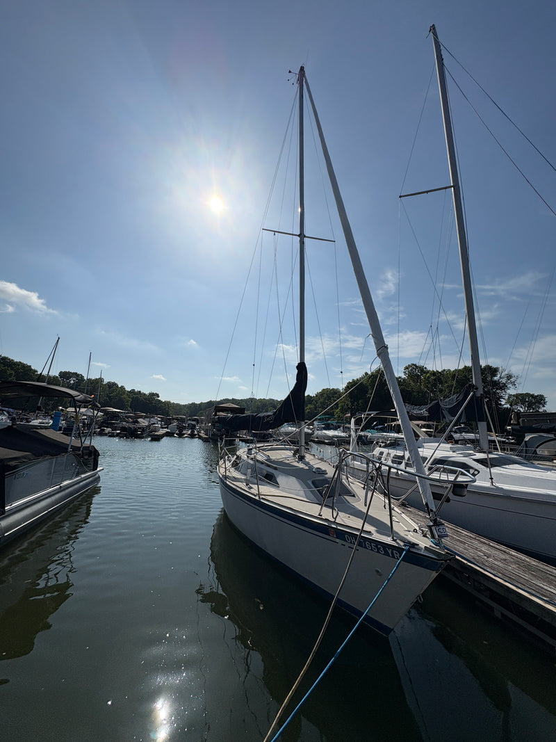 1986 O'Day 272 Wing Keel, Diesel