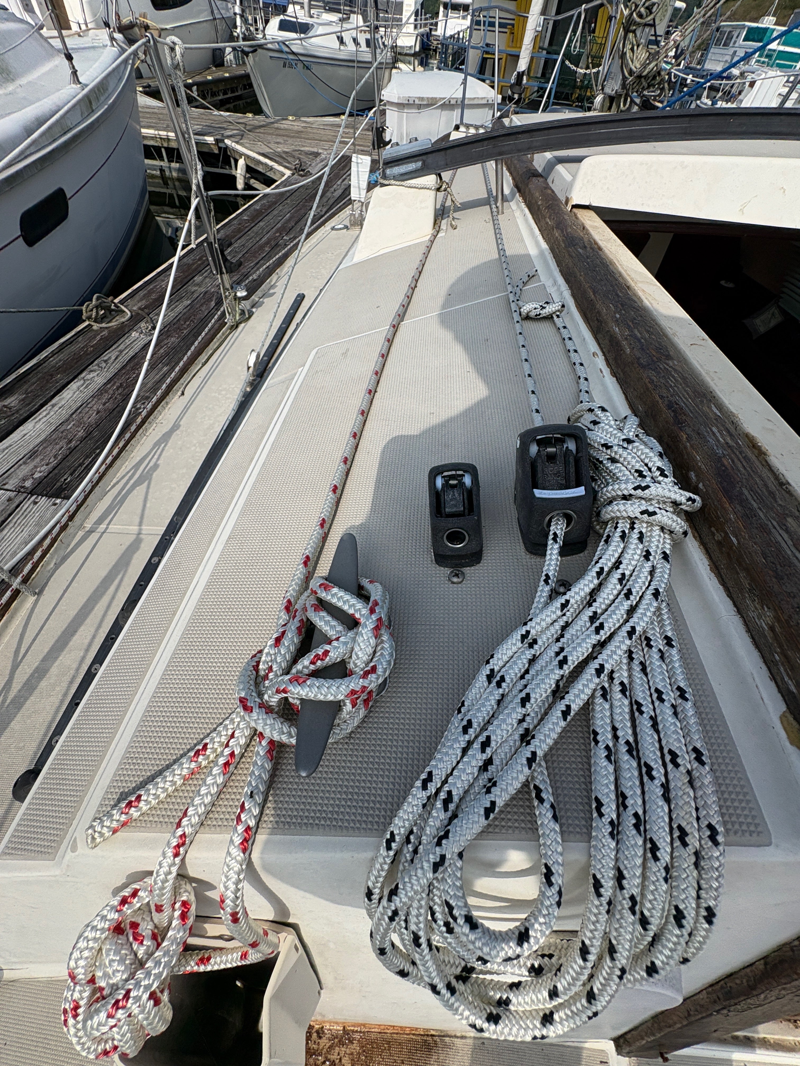 1986 O'Day 272 Wing Keel, Diesel
