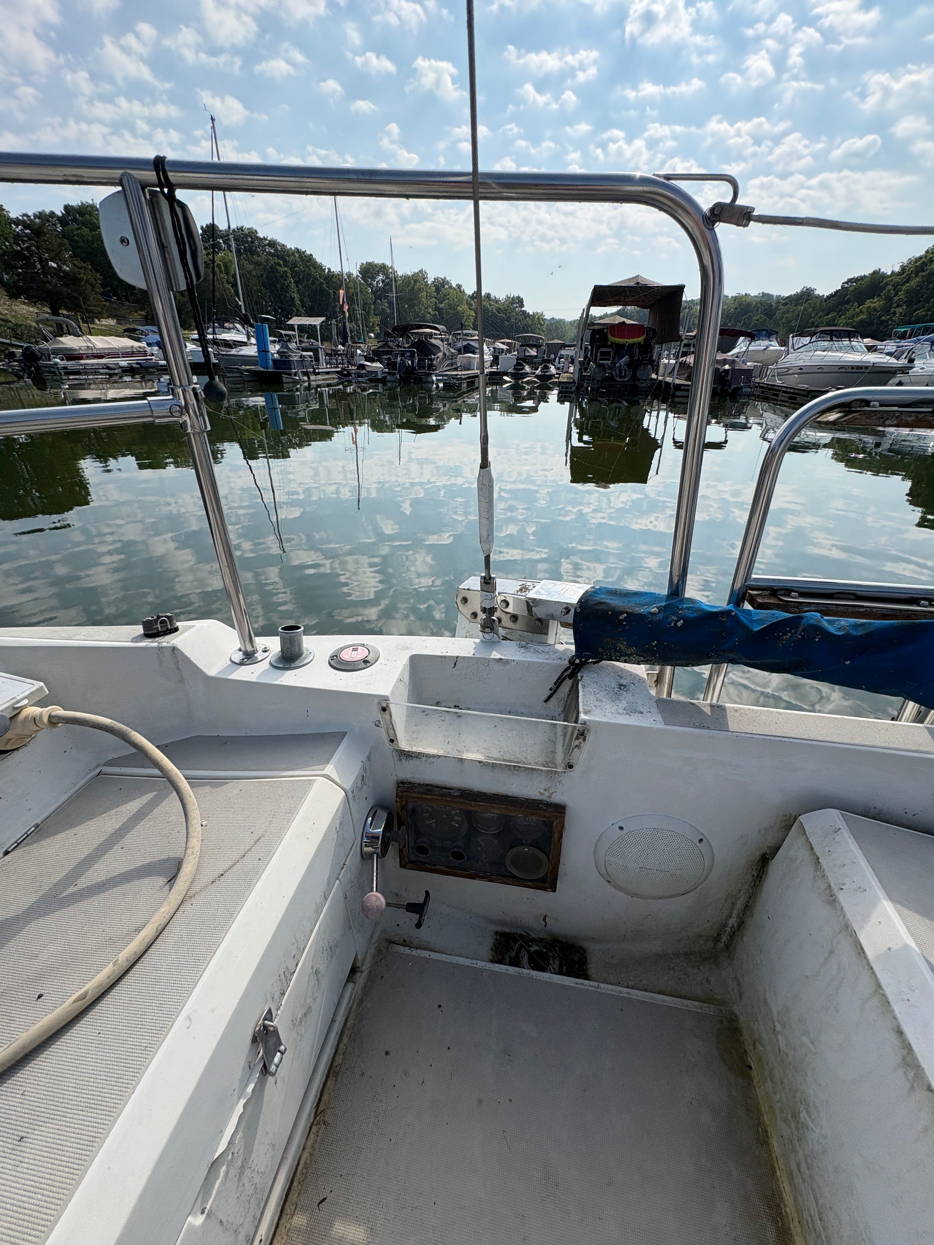 1986 O'Day 272 Wing Keel, Diesel